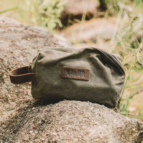 ‘Valor’ Waxed Canvas Toiletry Bag - Green