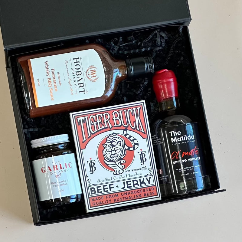 Whiskey BusinessFor the lover of a bit of whiskey business, this Holabox is the BUSINESS!  Featuring all Australian made products guaranteed to blow his socks off.  
Includes // 
ThHolaBox