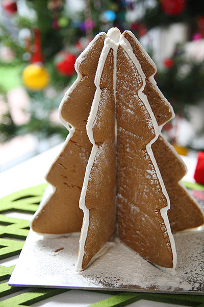 ‘Gingerbread Folk' Gingerbread Tree Kit