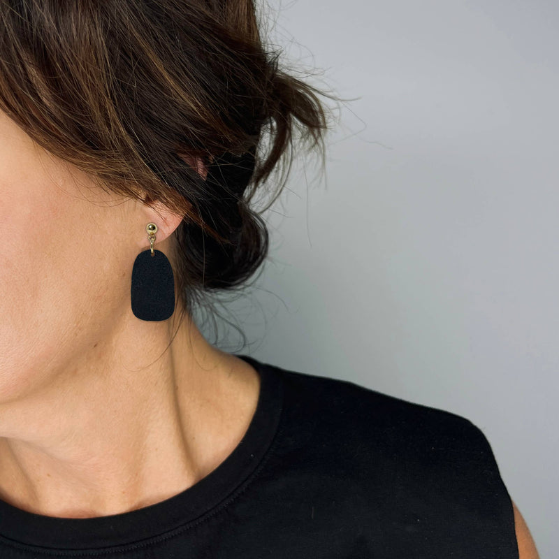 ‘Mingled’ Clio Minimalist Earrings - Black and Gold