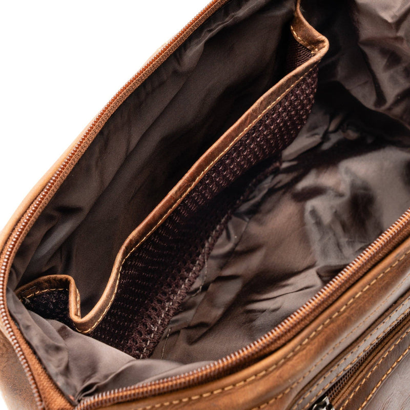 ‘Greenwood Leather’ Leather Toiletry Bag Napier - Sandel