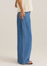 Yara Slack Pleat Jean